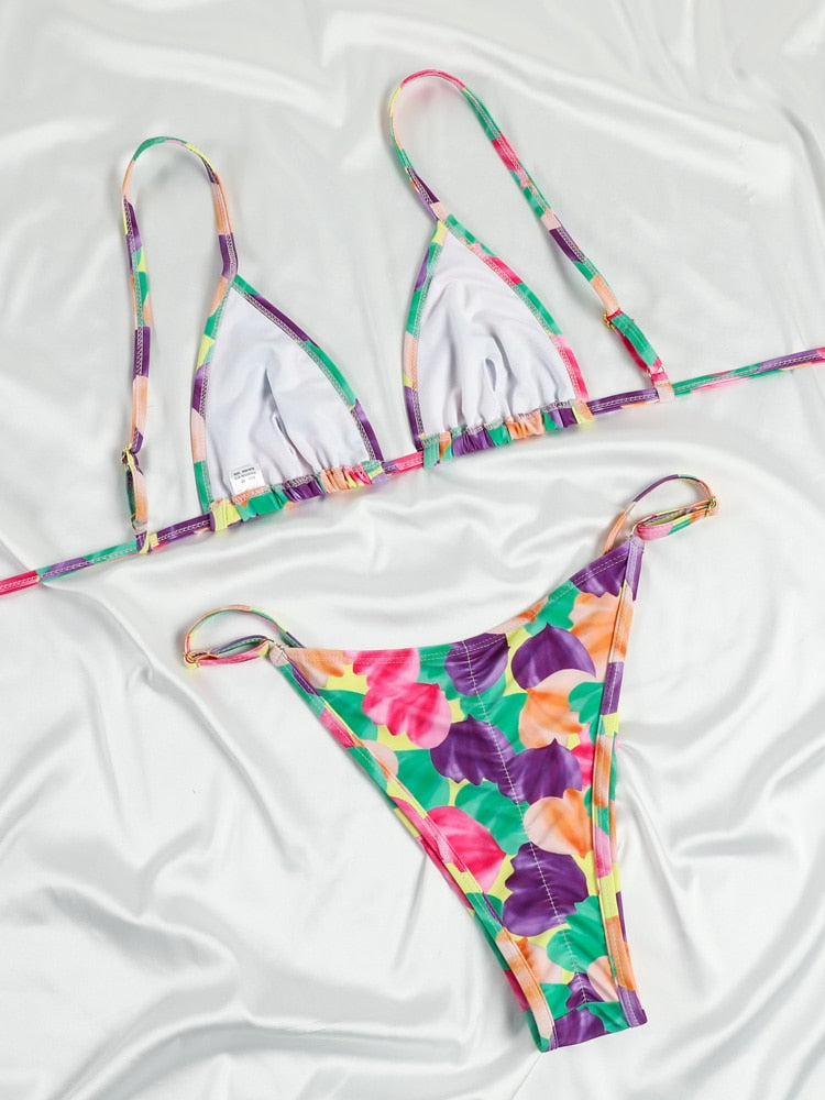 Flirty Splash: Sexy Swimwear Delight