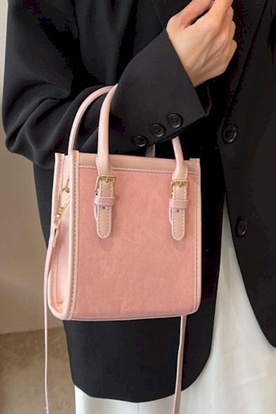 Load image into Gallery viewer, Stylish PU Handbag with Zip Closure and Metal Chain: A Must-Have for Every Fashionista
