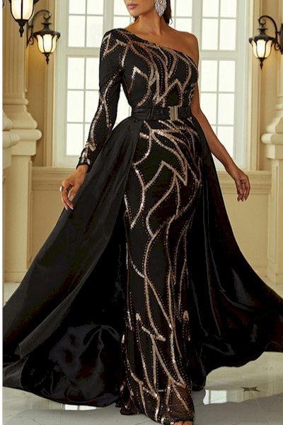 Exquisite Cape Dress: Be the Showstopper