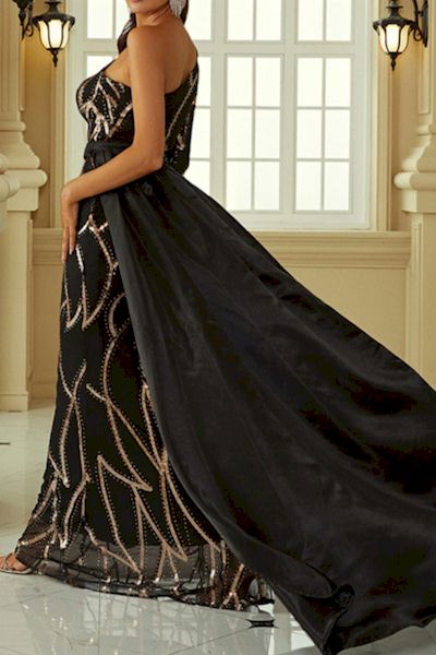 Exquisite Cape Dress: Be the Showstopper