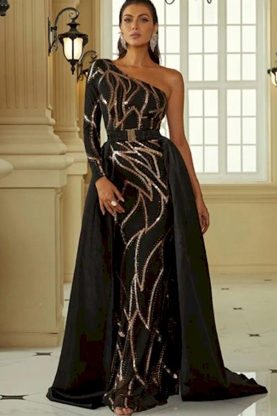 Exquisite Cape Dress: Be the Showstopper