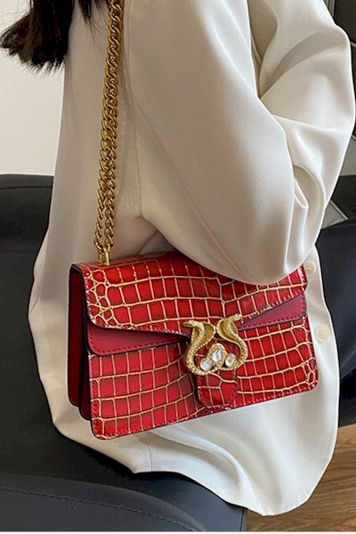 Load image into Gallery viewer, Chic meets Vegan: Add Luxury to Your Look with our Exquisite Shoulder Bag
