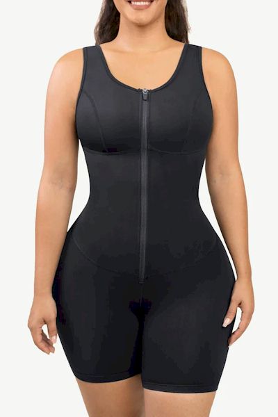 Confident Contours: Quality Rubber Shapewear for Silhouette Enhancement