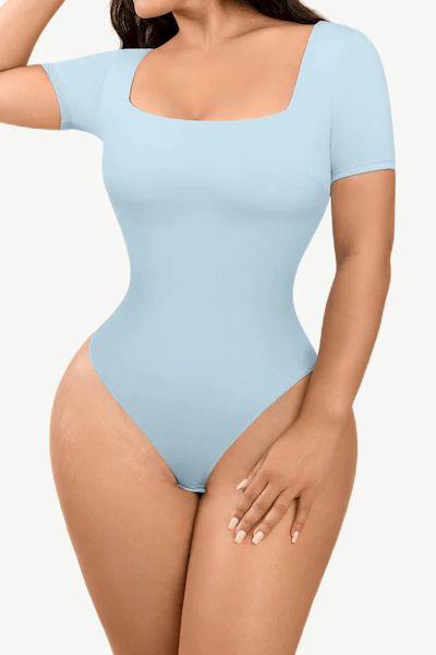 Square-Neck Elegance: Short-Sleeve Bodysuit with Tummy Control