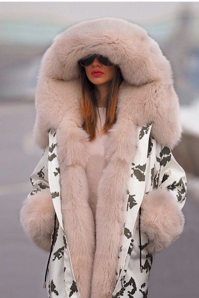 Elegant Winter Coat: A Must-Have for the Discerning Fashionista