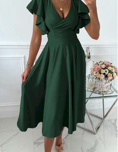 Load image into Gallery viewer, Upgrade Your Wardrobe with this Stunning Midi Dress
