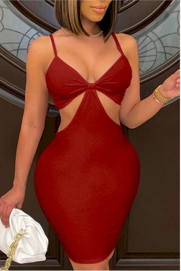 Look Absolutely Stunning In This Wine Red Bodycon Mini